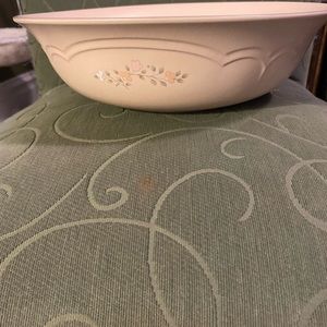 Pfaltzgraff Remembrance 11” large salad serving bowl